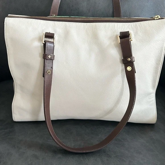 Brahmin Green and White Tote with Elegant Design - Picture 3 of 12